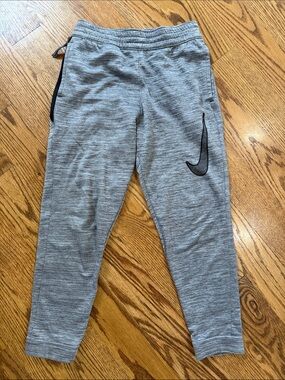 Boy’s Nike Dri-Fit Sweatpants/Joggers. Size Small. Like New Condition.